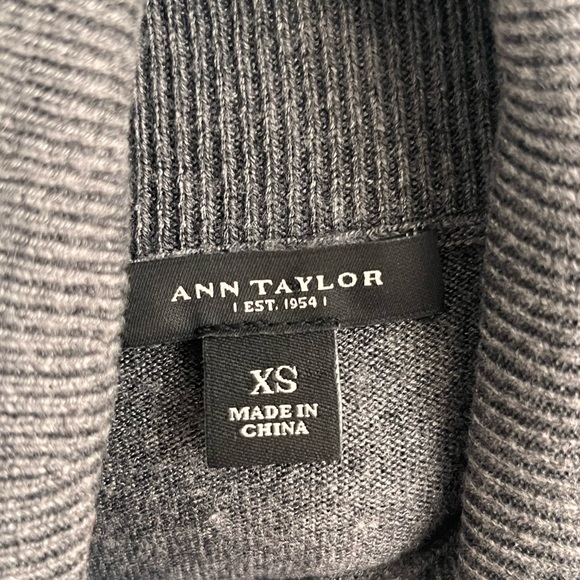 Ann Taylor mock neck tank - Picture 2 of 2